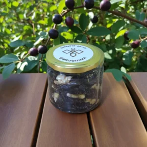 Чорнослив з волоським горіхом у акацієвому меді